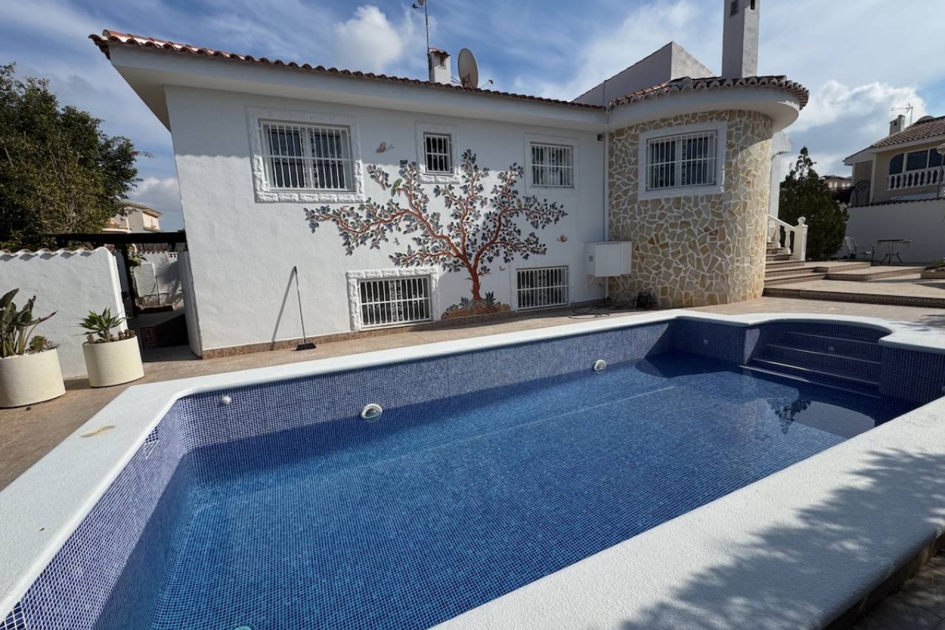 Resale - Villa -
Benimar