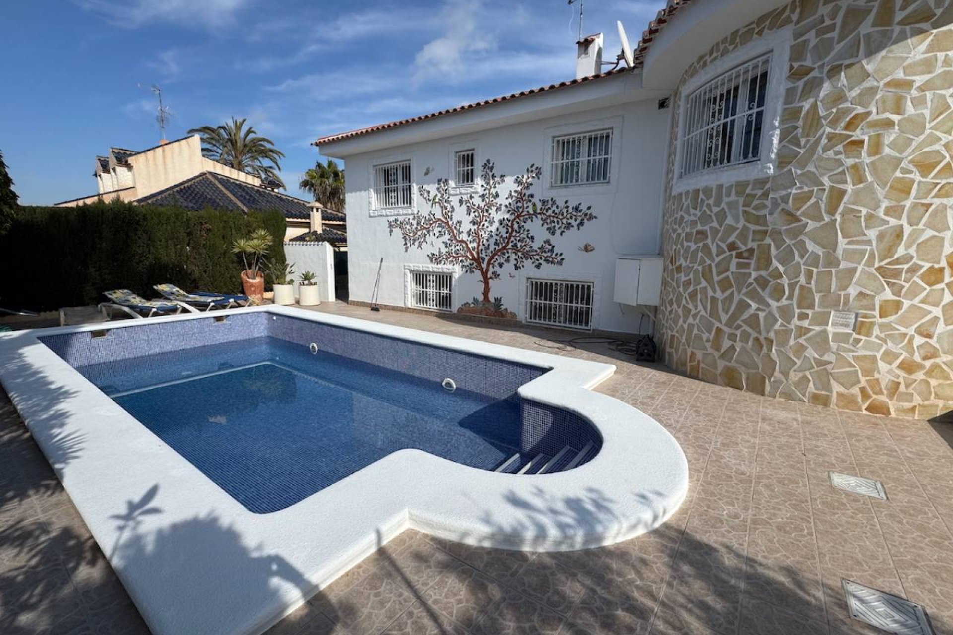 Resale - Villa -
Benimar