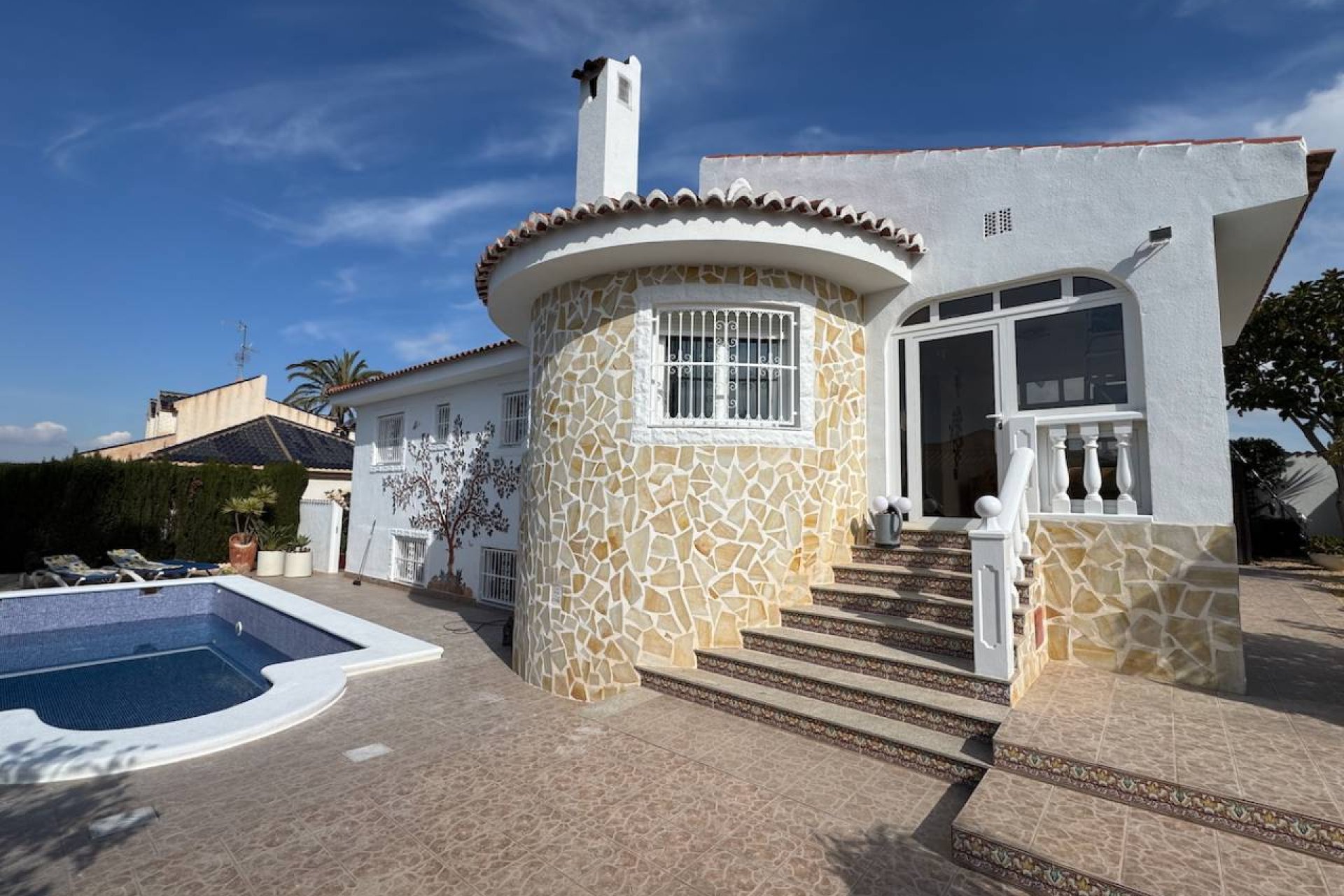 Resale - Villa -
Benimar