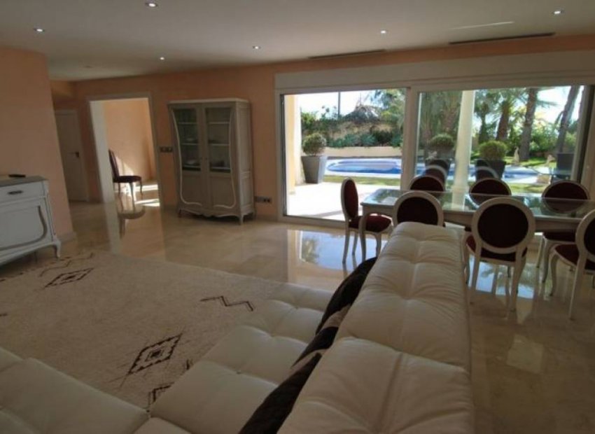 Resale - Villa -
Benissa - Alicante