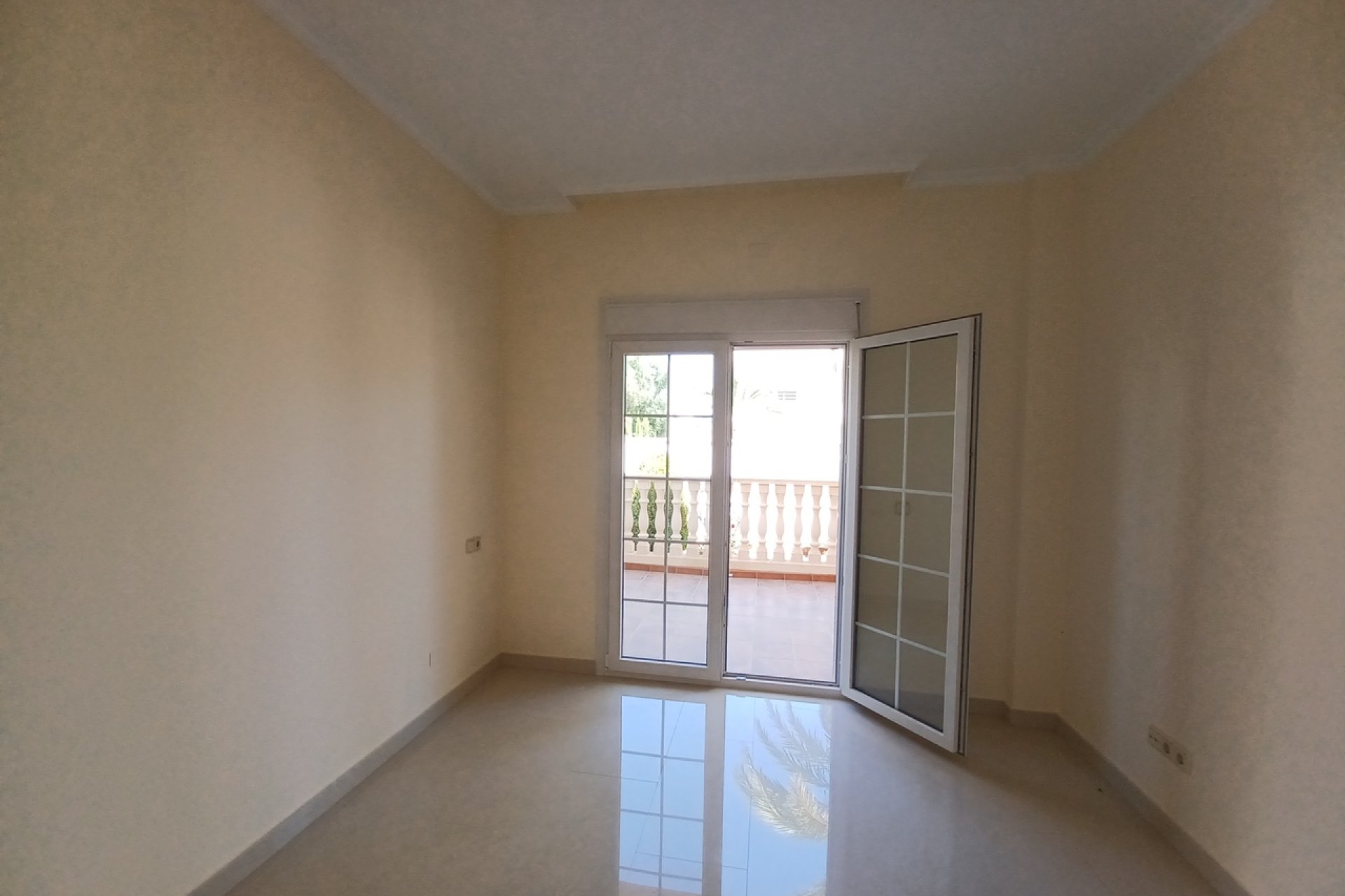 Resale - Villa -
Cabo Roig