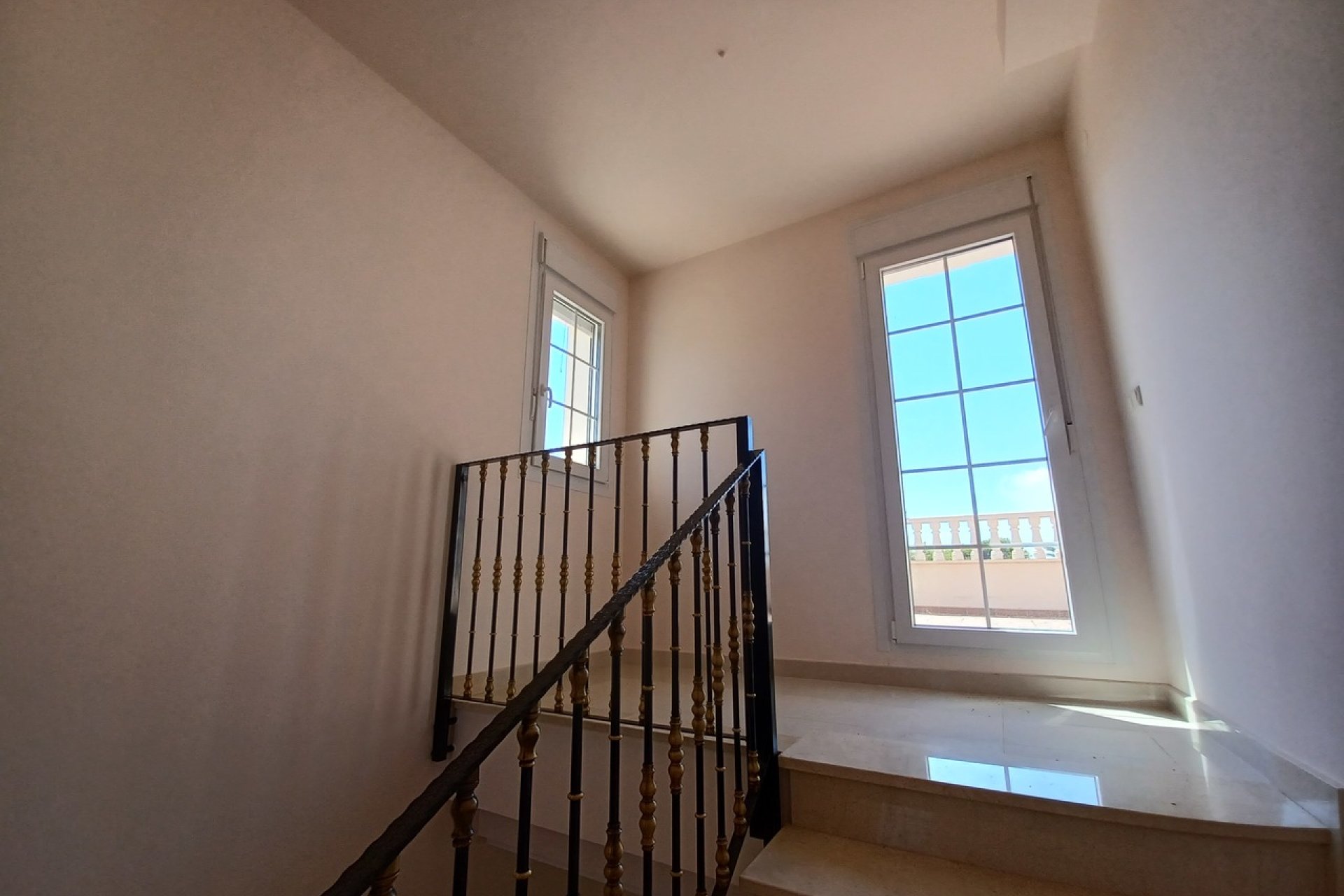 Resale - Villa -
Cabo Roig