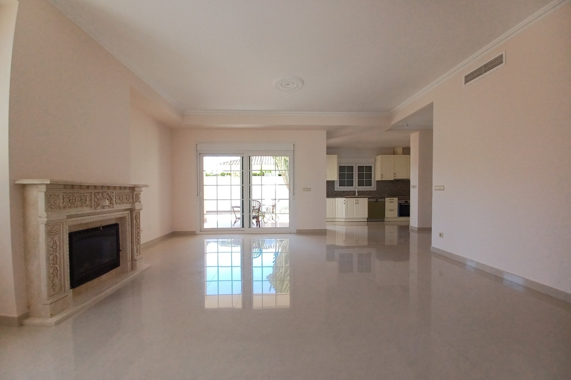 Resale - Villa -
Cabo Roig