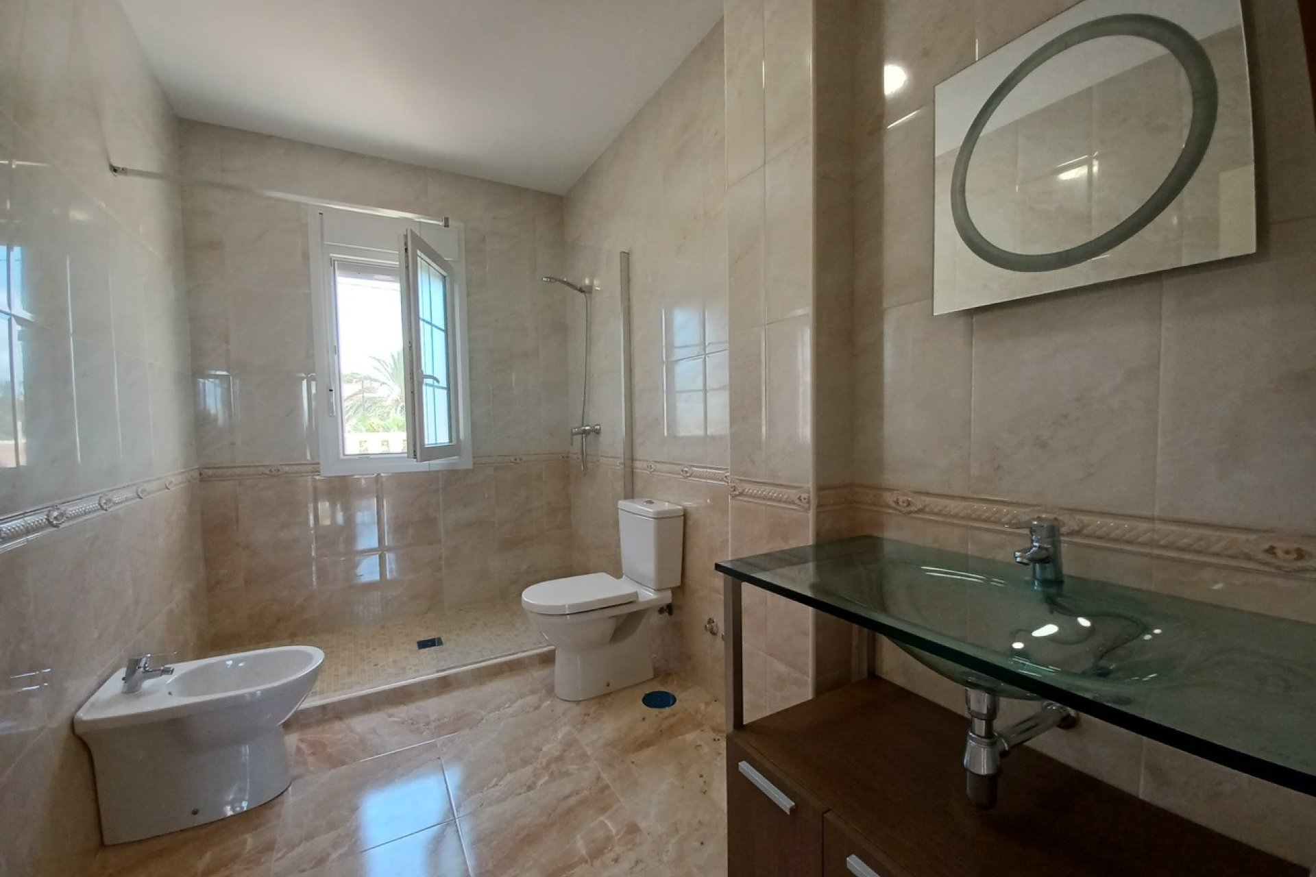 Resale - Villa -
Cabo Roig