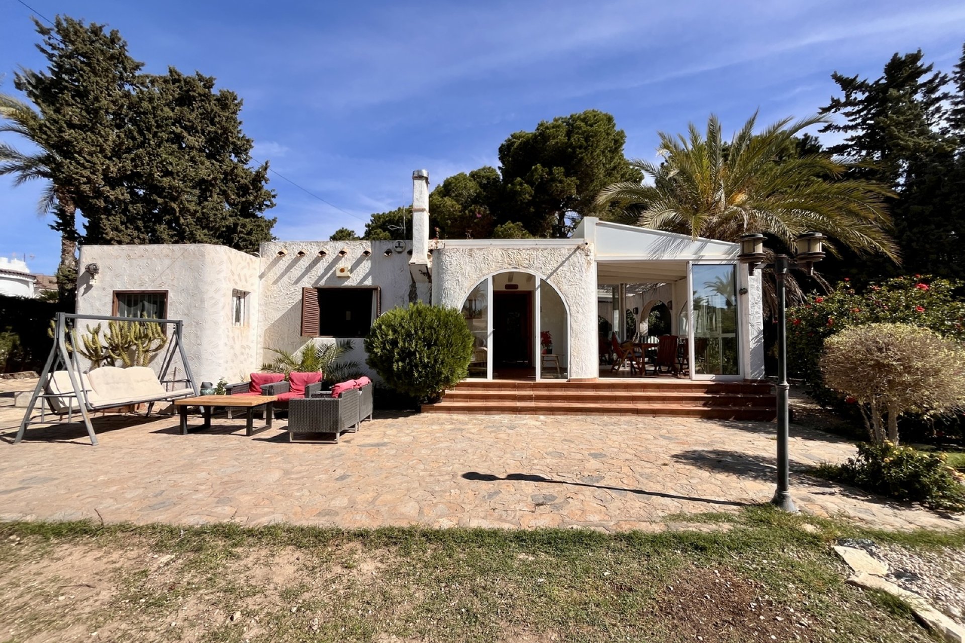Resale - Villa -
Cabo Roig