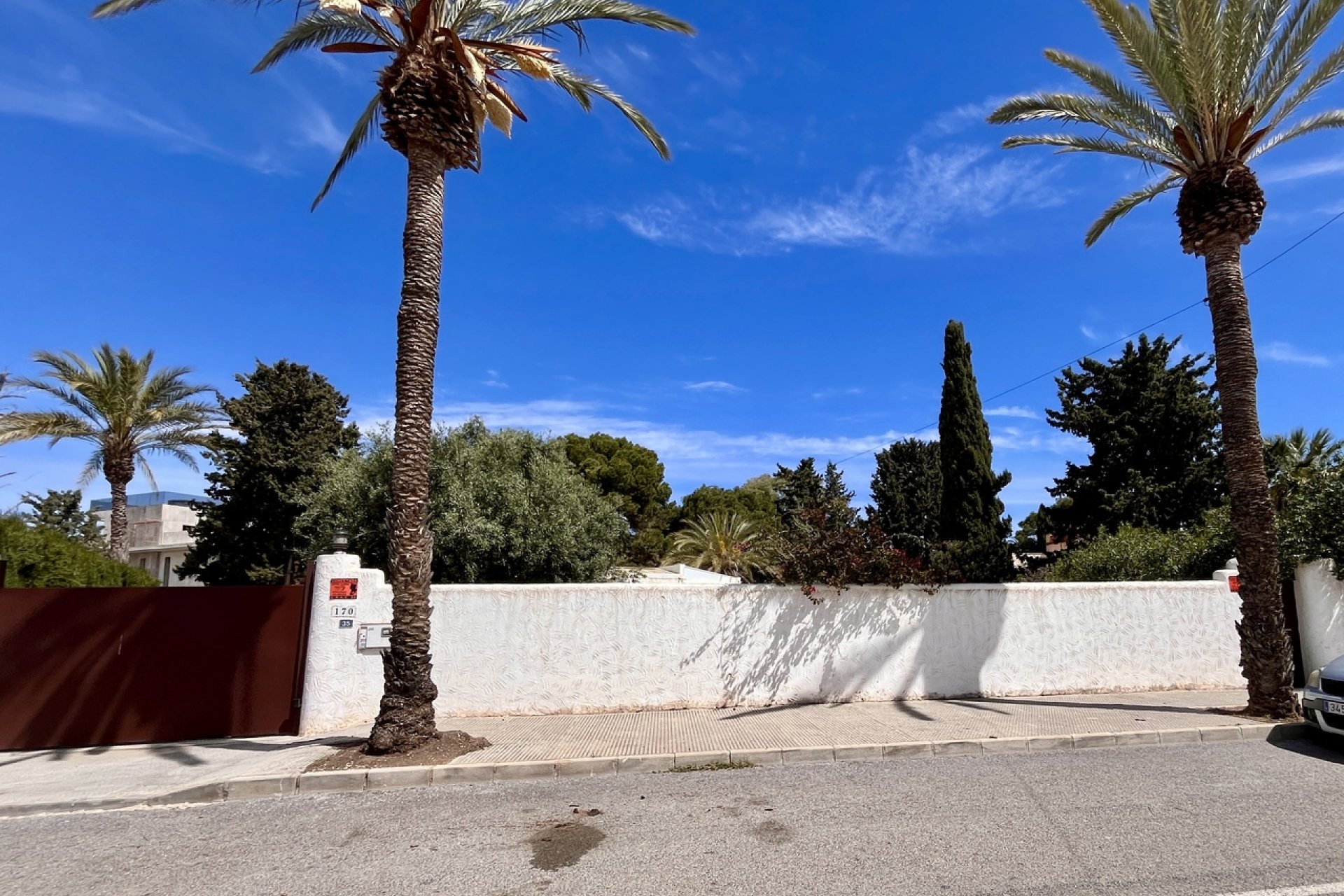 Resale - Villa -
Cabo Roig