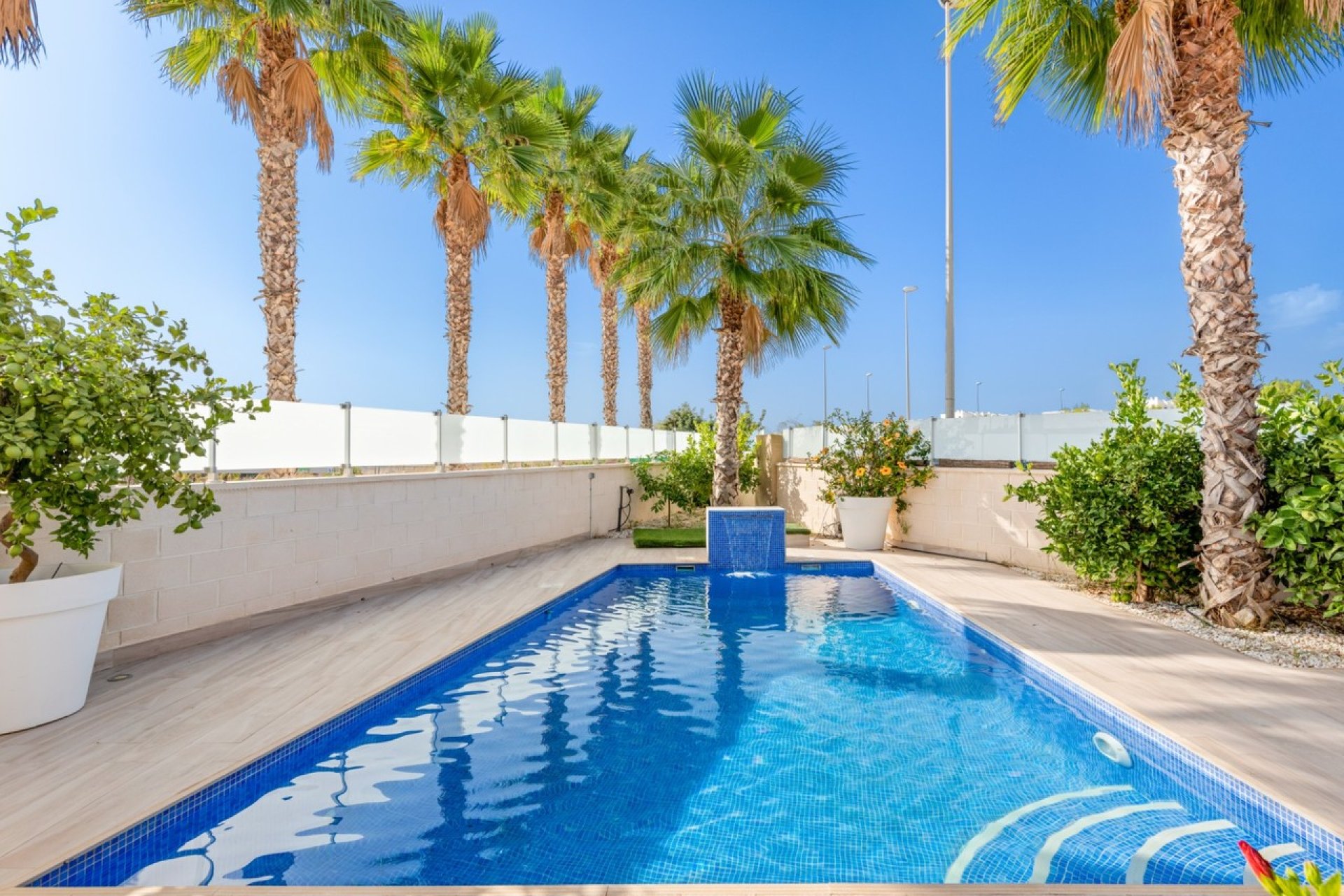 Resale - Villa -
Cabo Roig