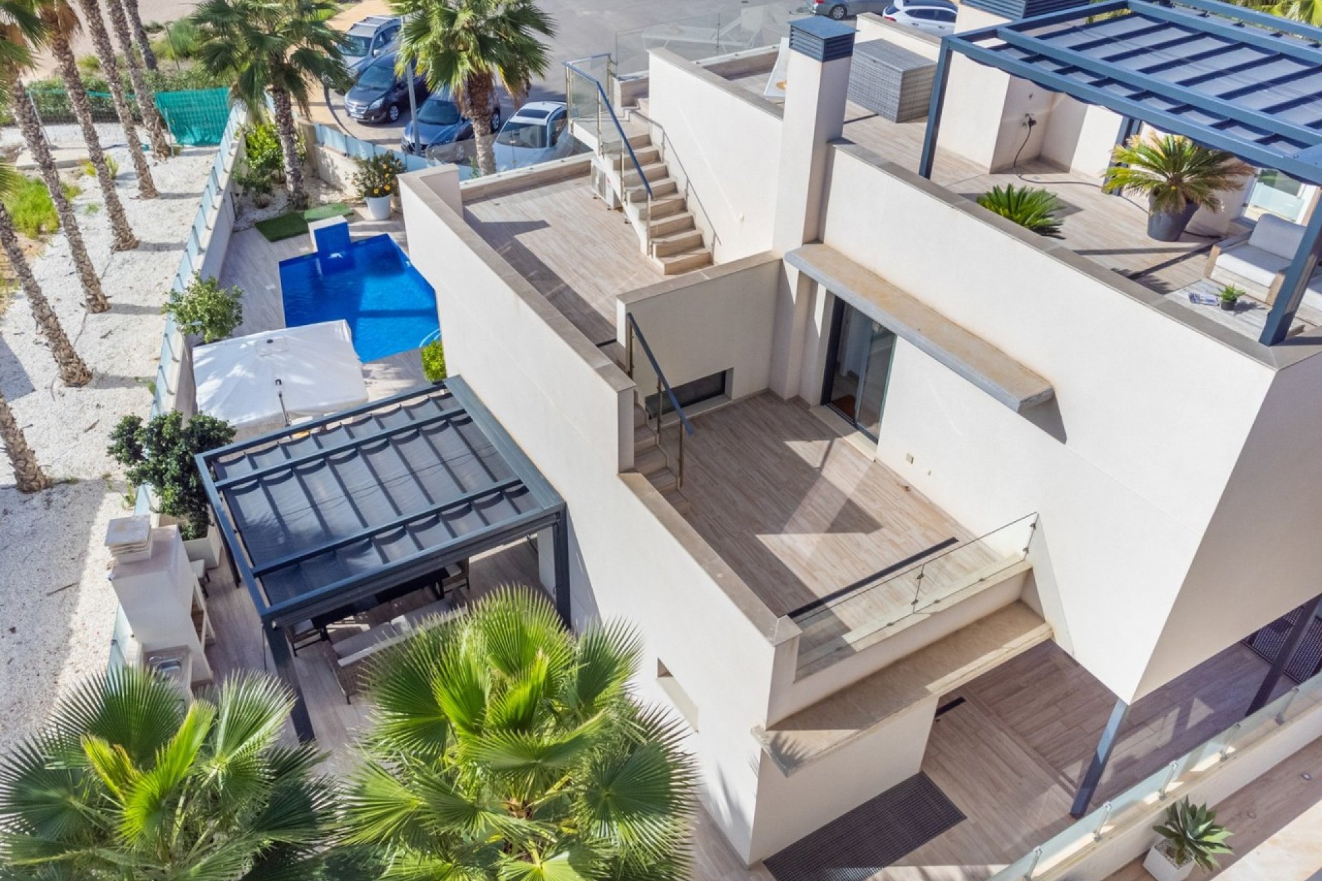 Resale - Villa -
Cabo Roig