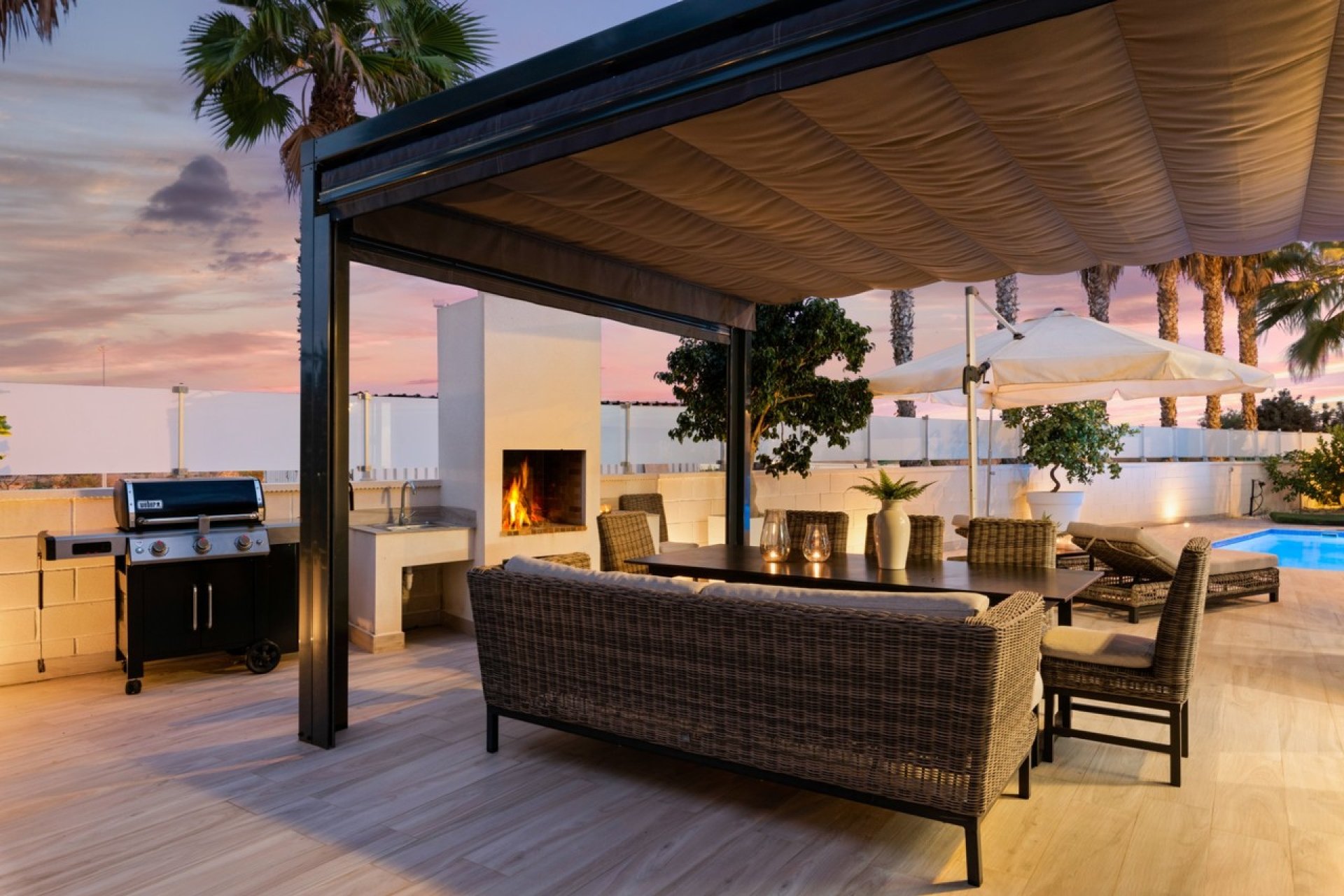 Resale - Villa -
Cabo Roig