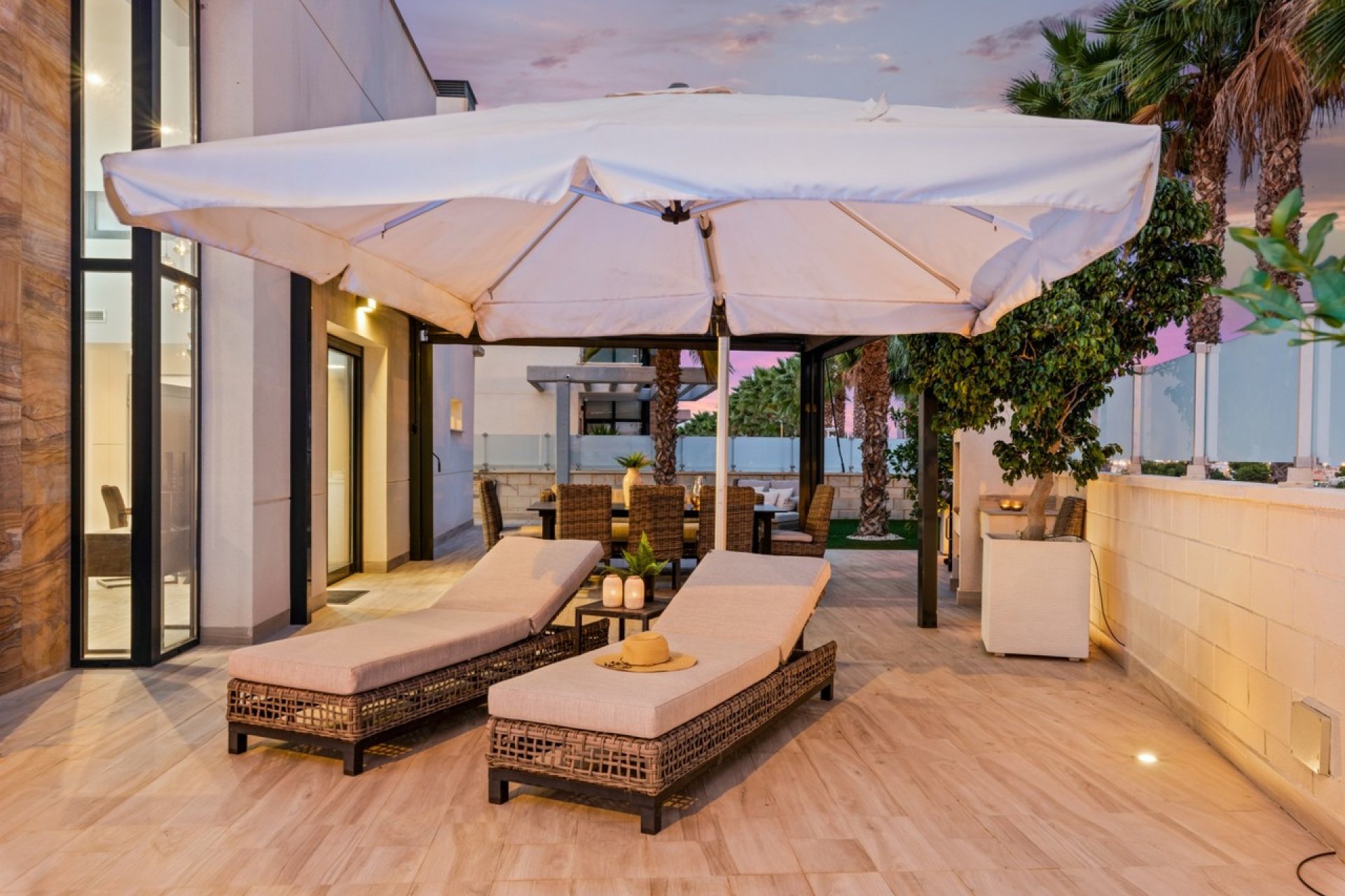 Resale - Villa -
Cabo Roig