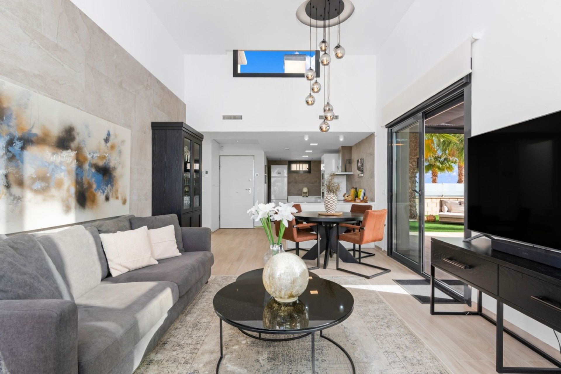 Resale - Villa -
Cabo Roig
