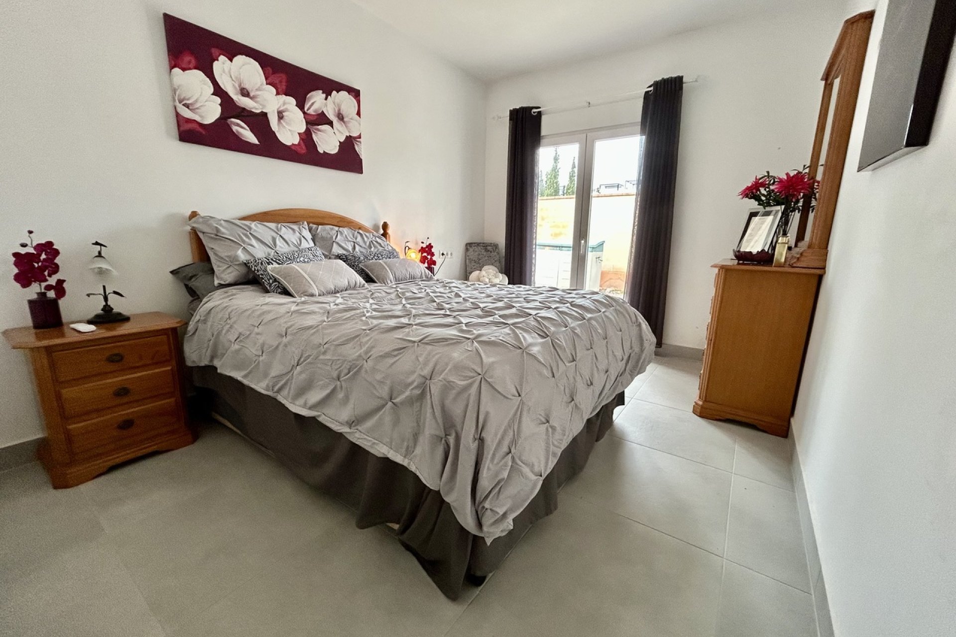 Resale - Villa -
Cabo Roig