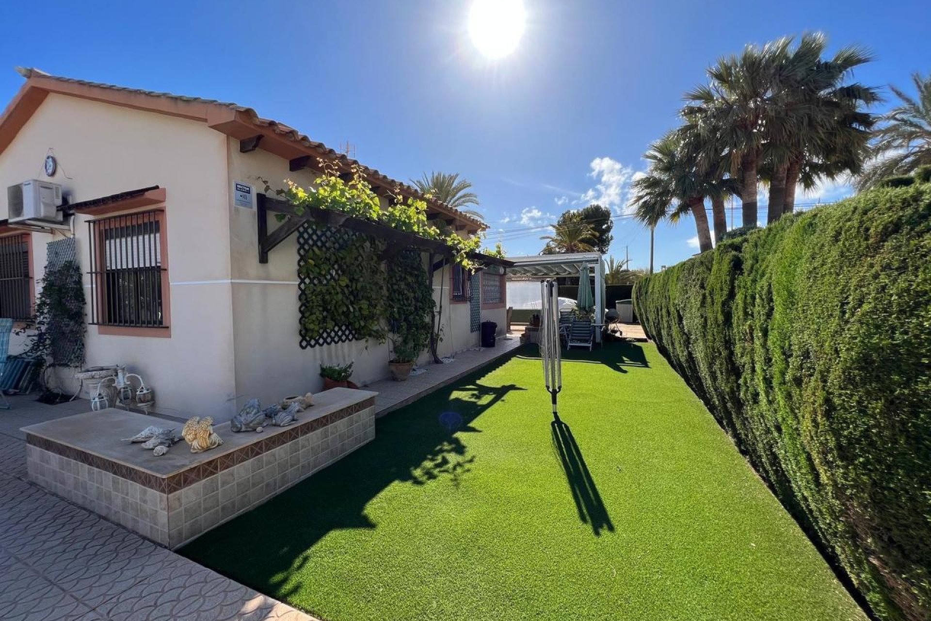 Resale - Villa -
Cabo Roig