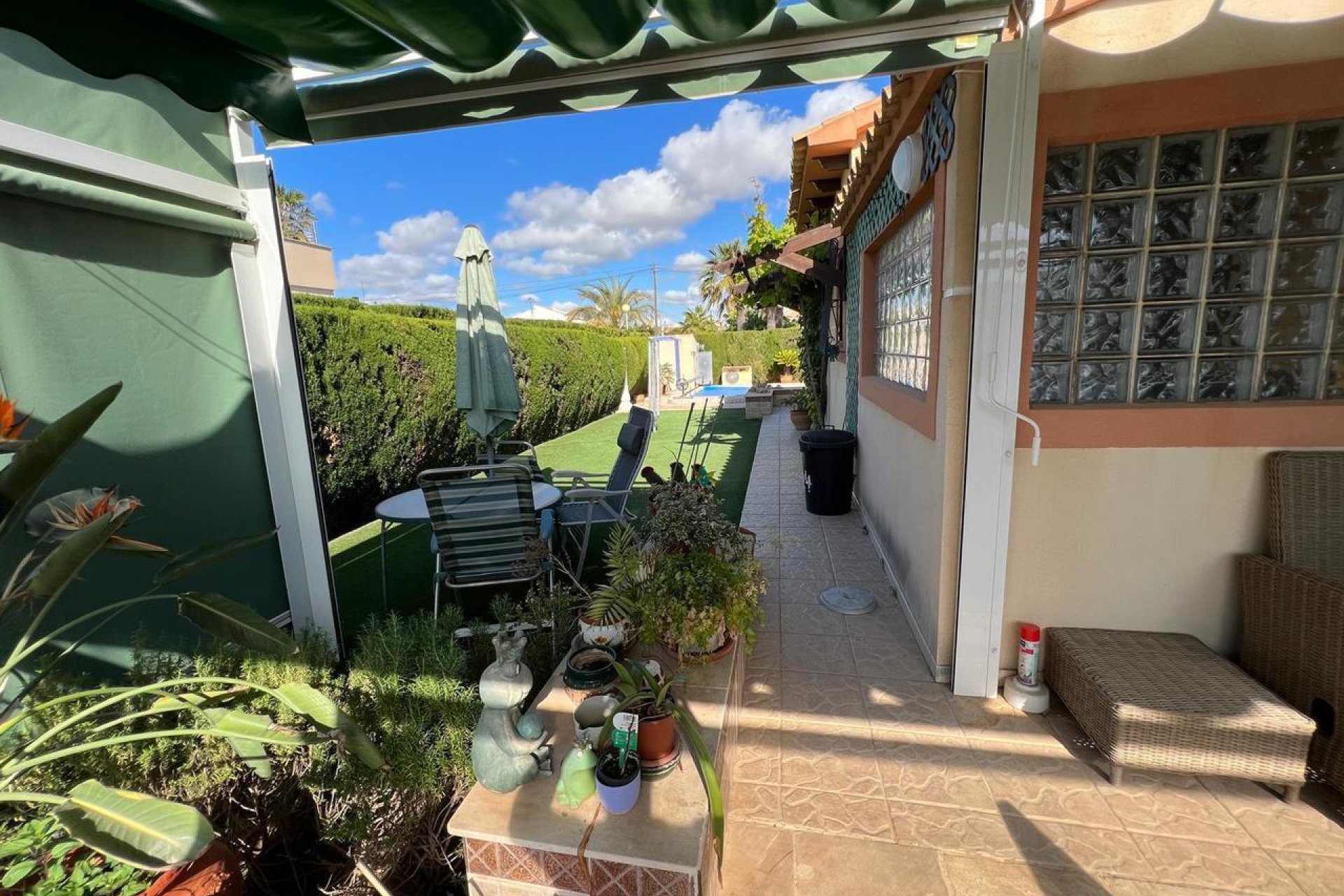 Resale - Villa -
Cabo Roig