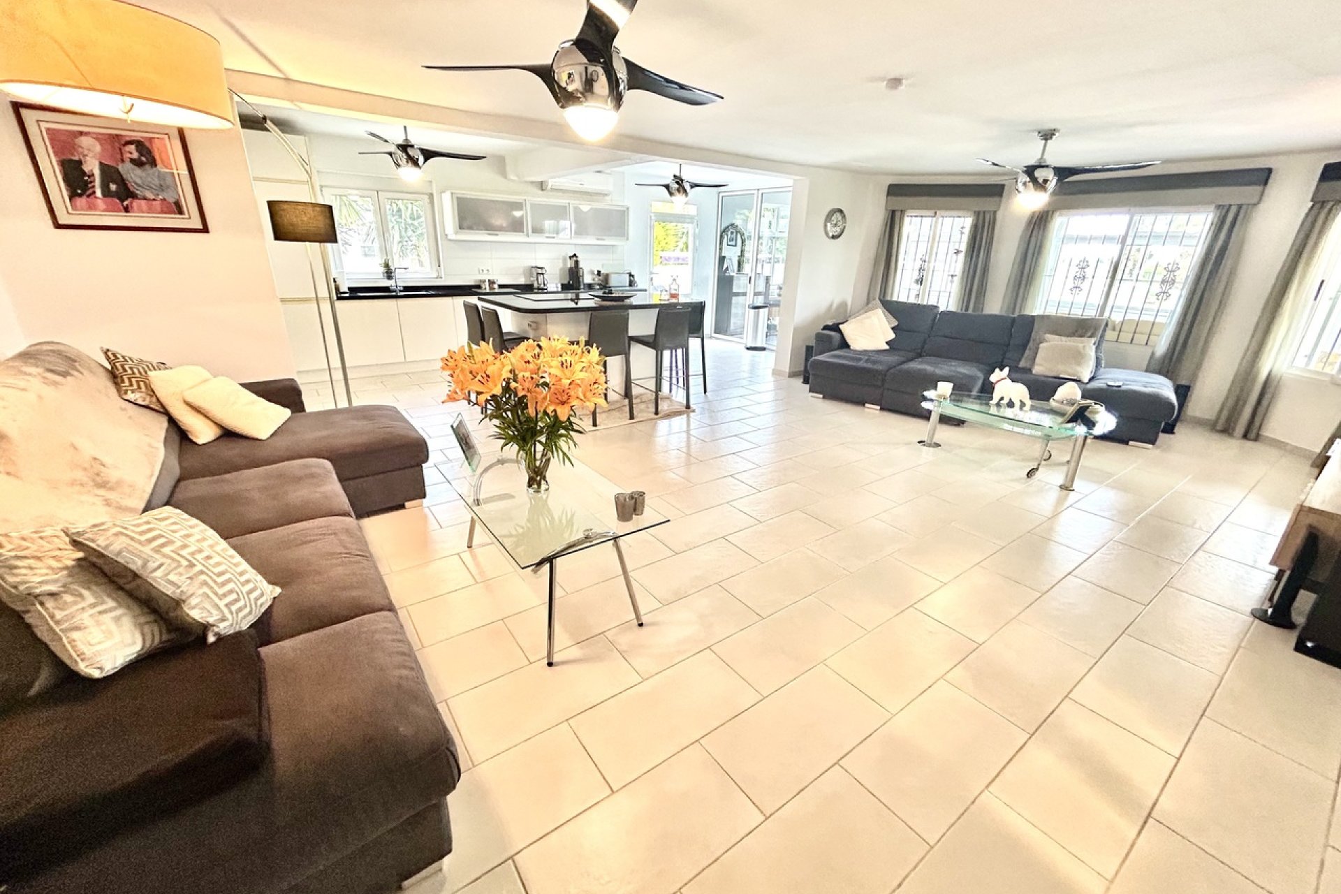 Resale - Villa -
Catral
