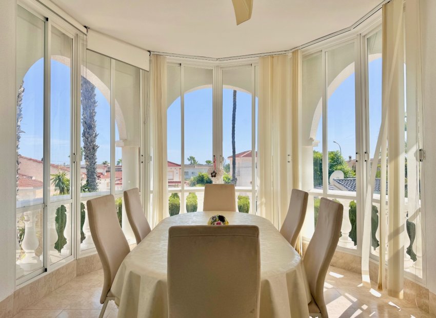 Resale - Villa -
Ciudad Quesada - Centro de la Ciudad Quesada