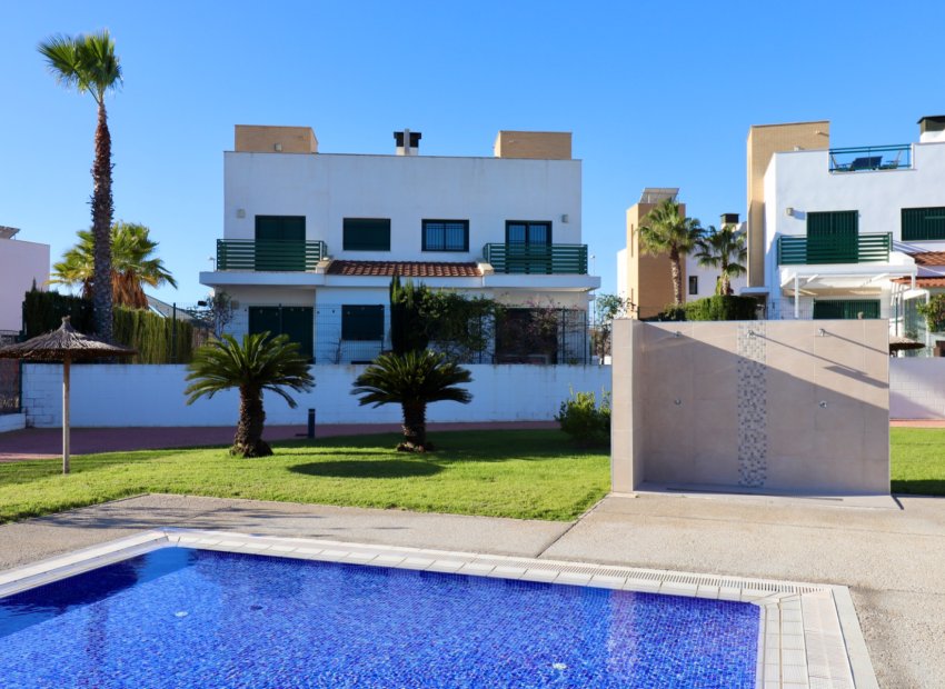 Resale - Villa -
Ciudad Quesada - La Marquesa Golf