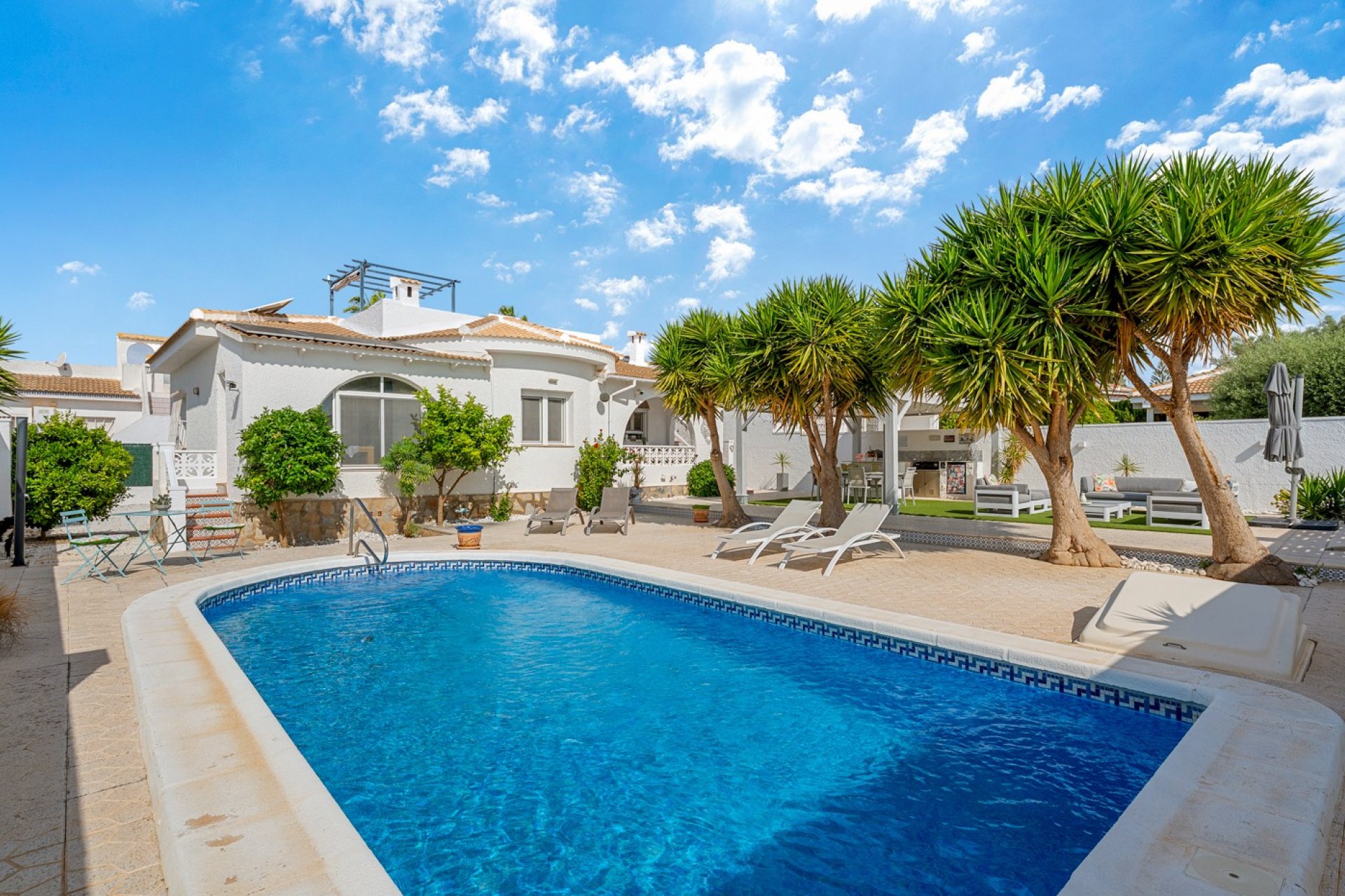 Resale - Villa -
Ciudad Quesada - Pueblo Bravo