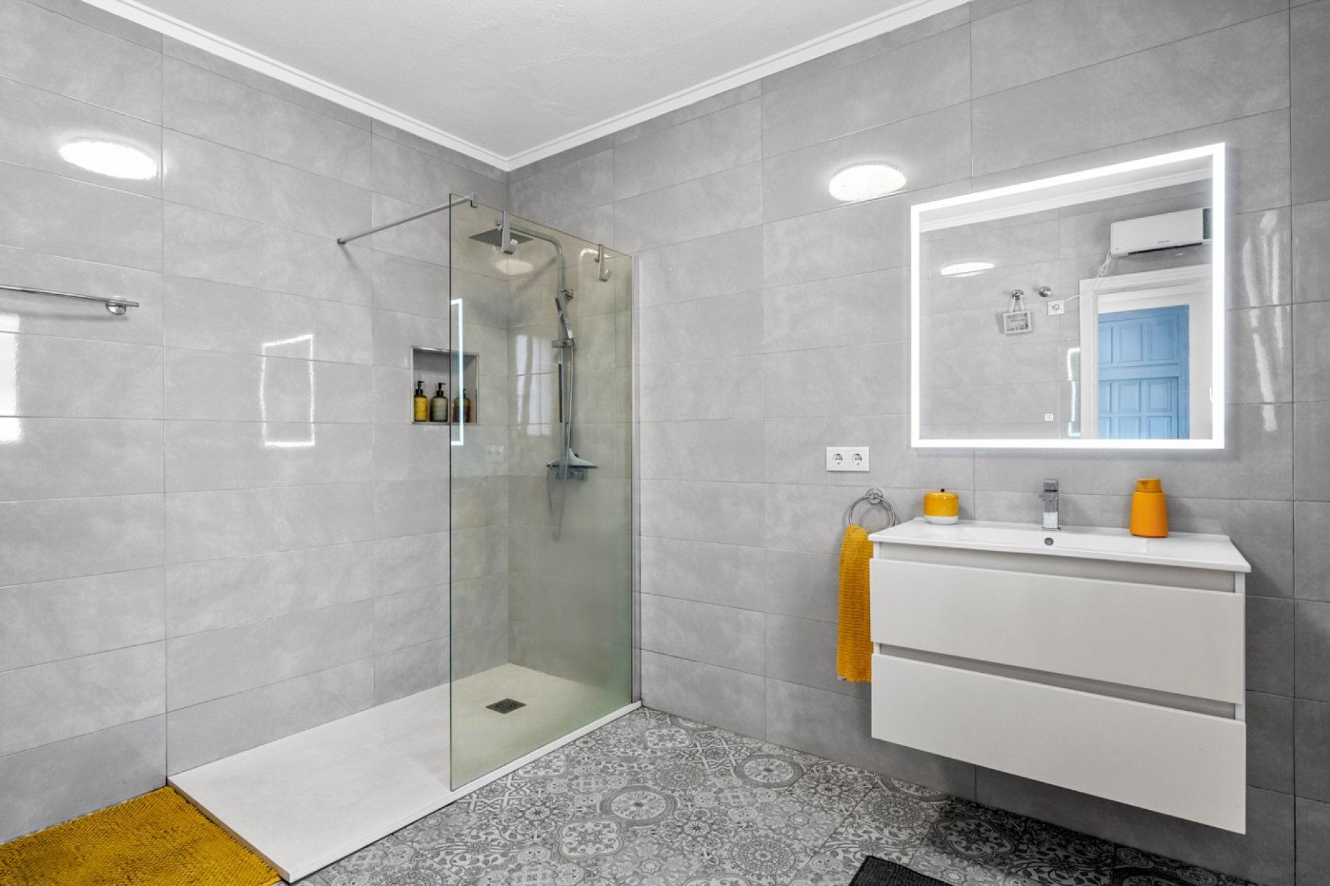 Resale - Villa -
Ciudad Quesada - Pueblo Bravo