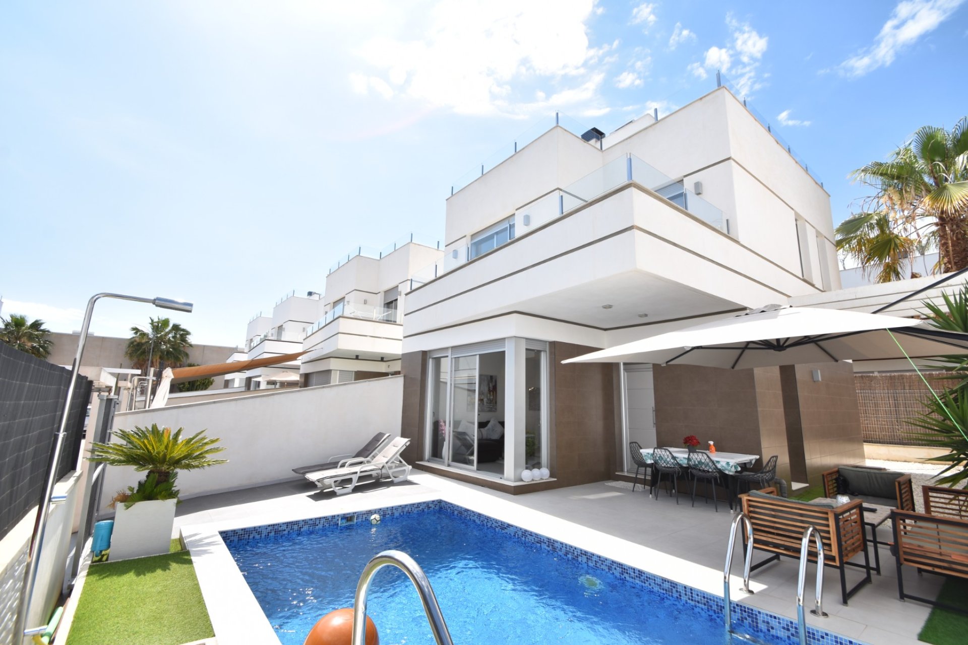 Resale - Villa -
Ciudad Quesada