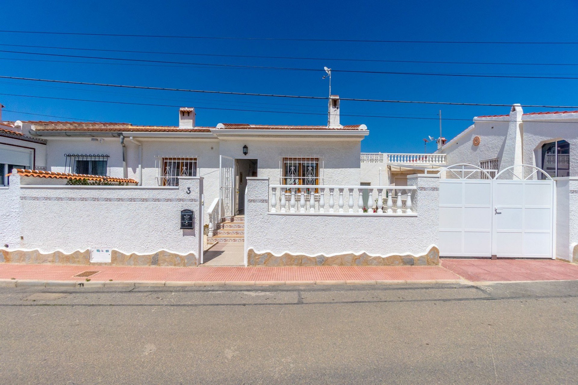 Resale - Villa -
Ciudad Quesada