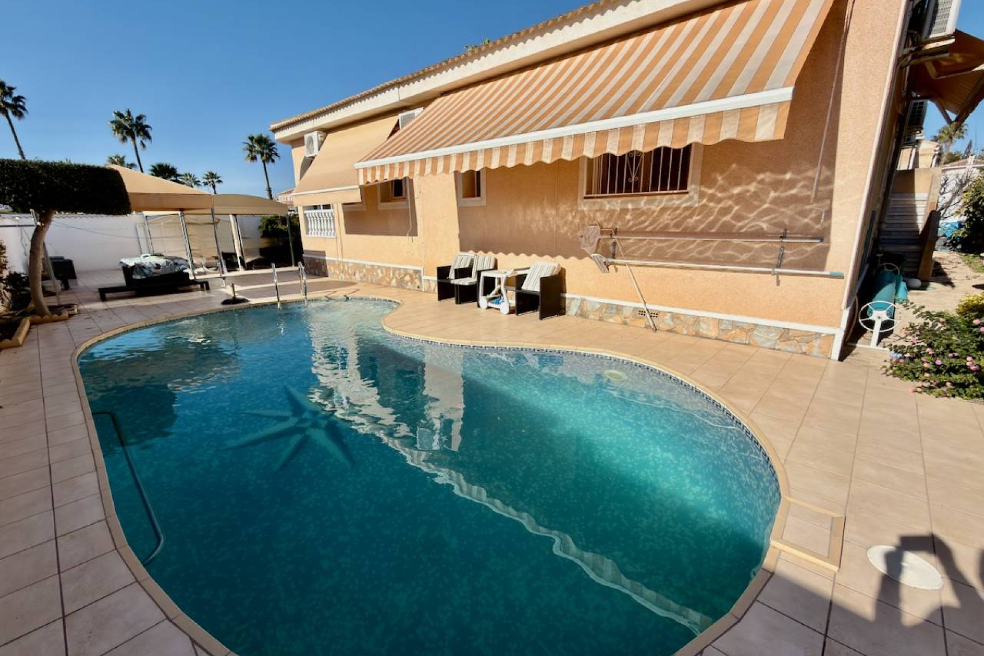 Resale - Villa -
Ciudad Quesada