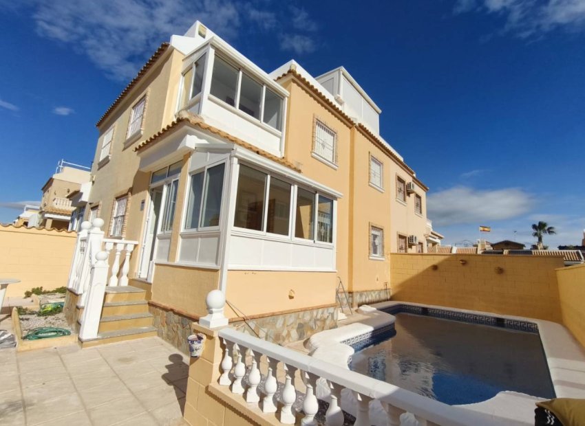 Resale - Villa -
Ciudad Quesada