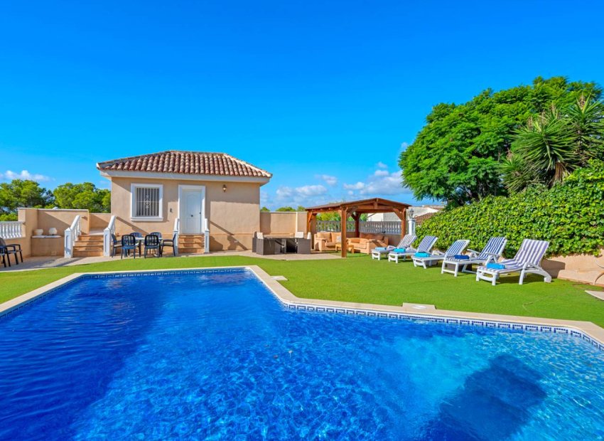 Resale - Villa -
Ciudad Quesada