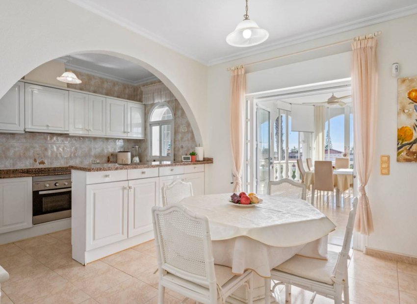 Resale - Villa -
Ciudad Quesada