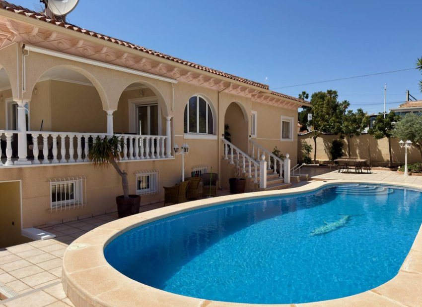 Resale - Villa -
Ciudad Quesada