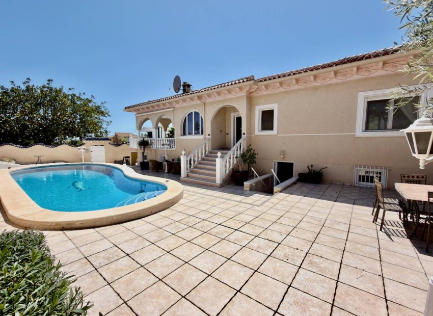 Resale - Villa -
Ciudad Quesada