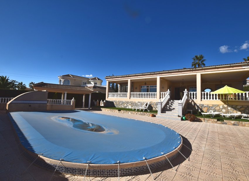 Resale - Villa -
Ciudad Quesada