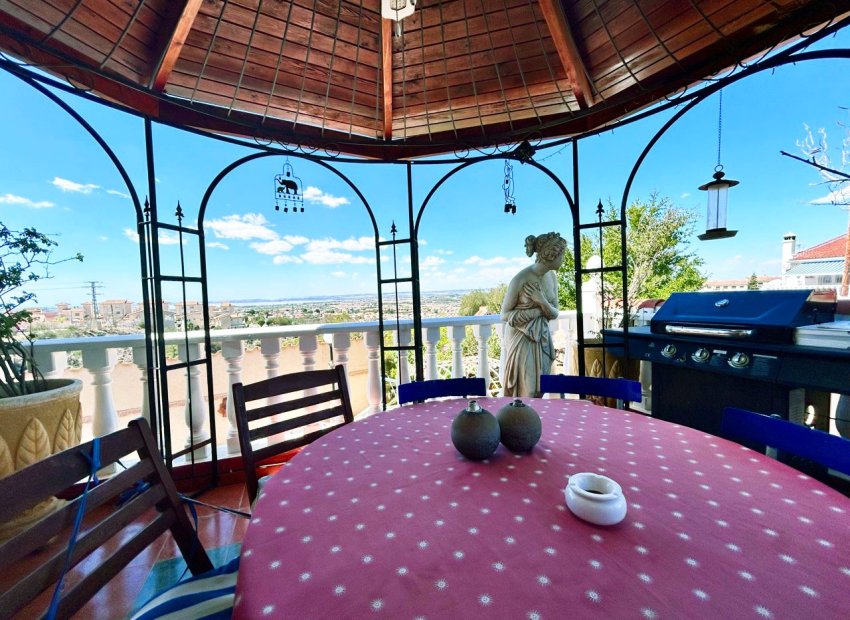Resale - Villa -
Ciudad Quesada