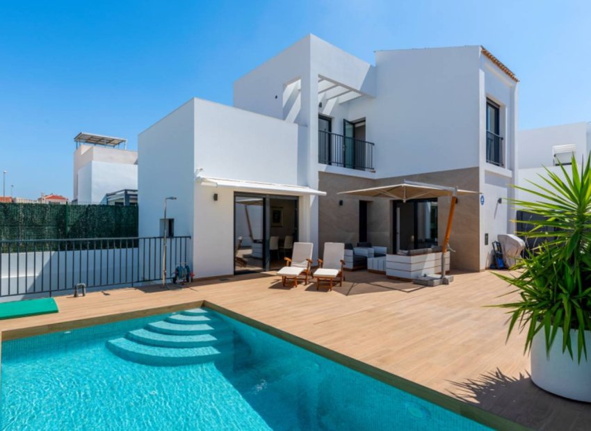 Resale - Villa -
Ciudad Quesada
