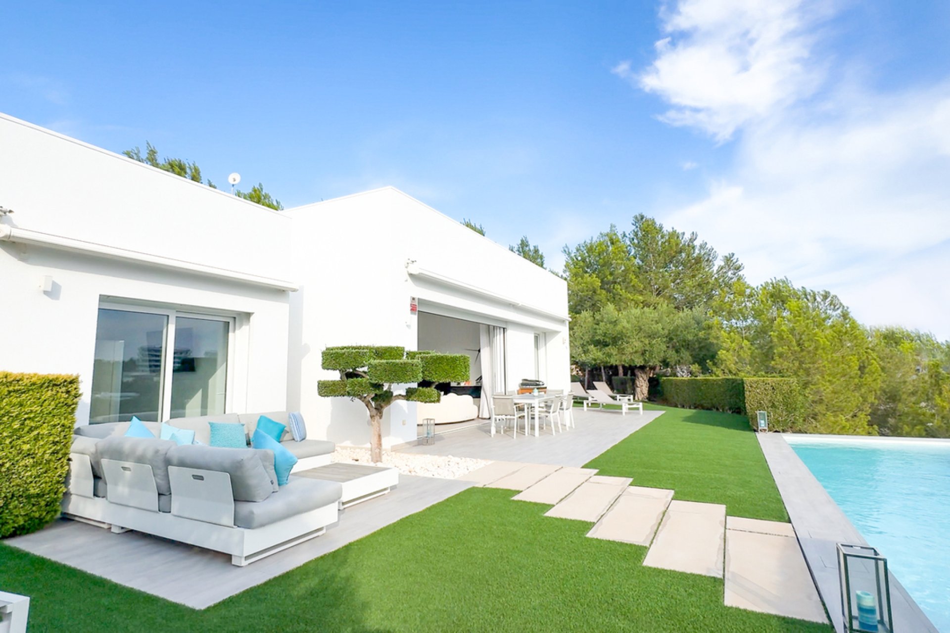 Resale - Villa -
Dehesa De Campoamor - Las Colinas Golf Resort
