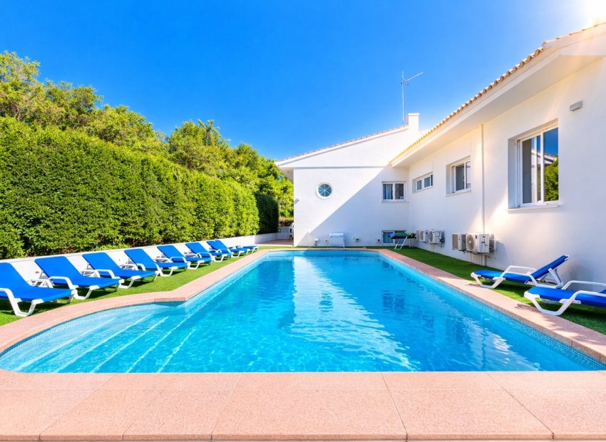 Resale - Villa -
Dehesa De Campoamor