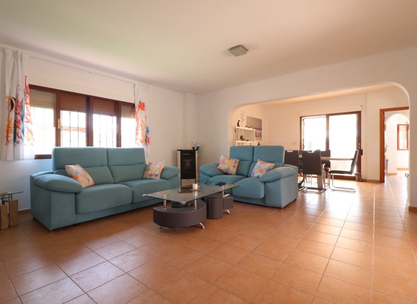 Resale - Villa -
Formentera del Segura - Euroroda