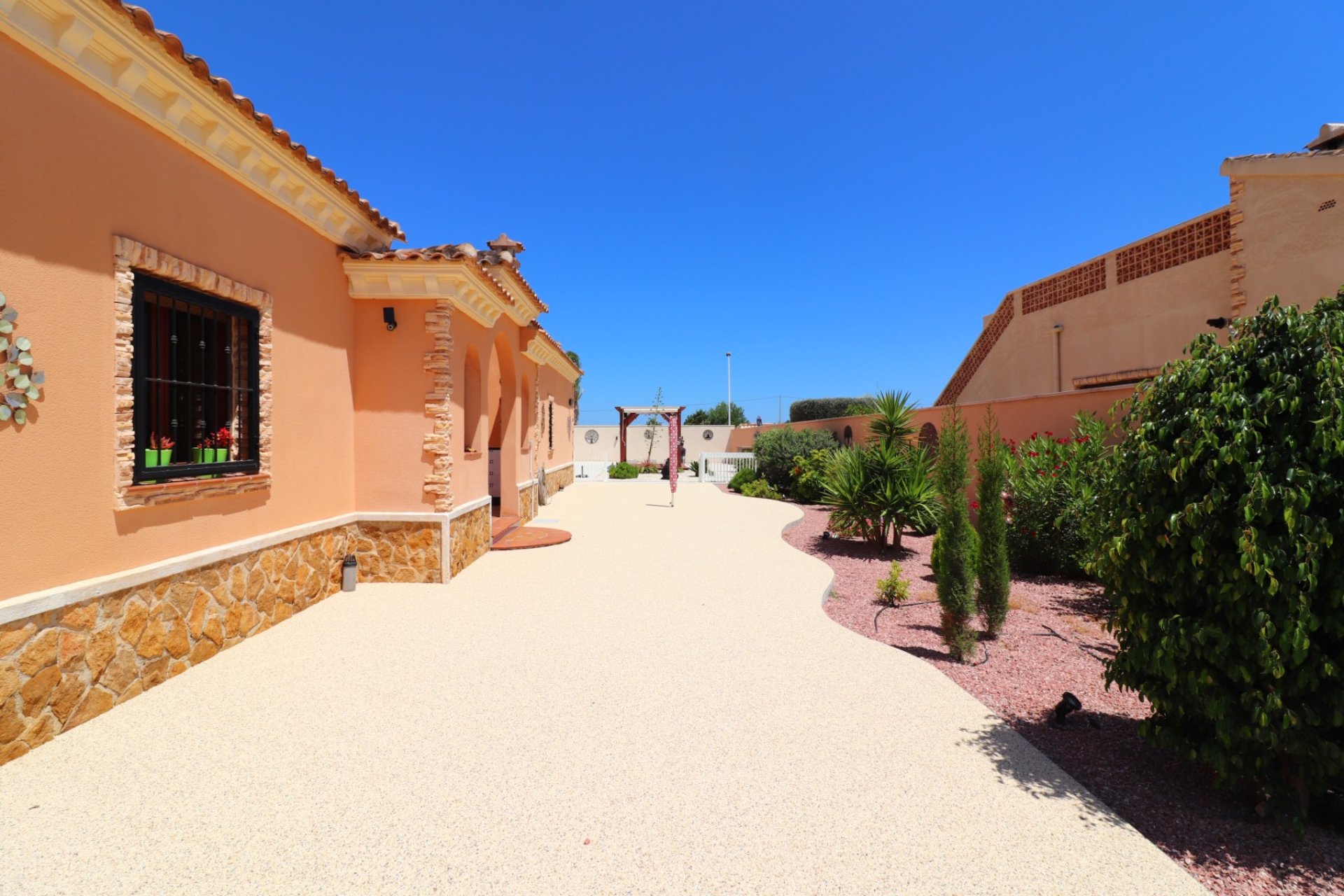 Resale - Villa -
Formentera del Segura - Euroroda