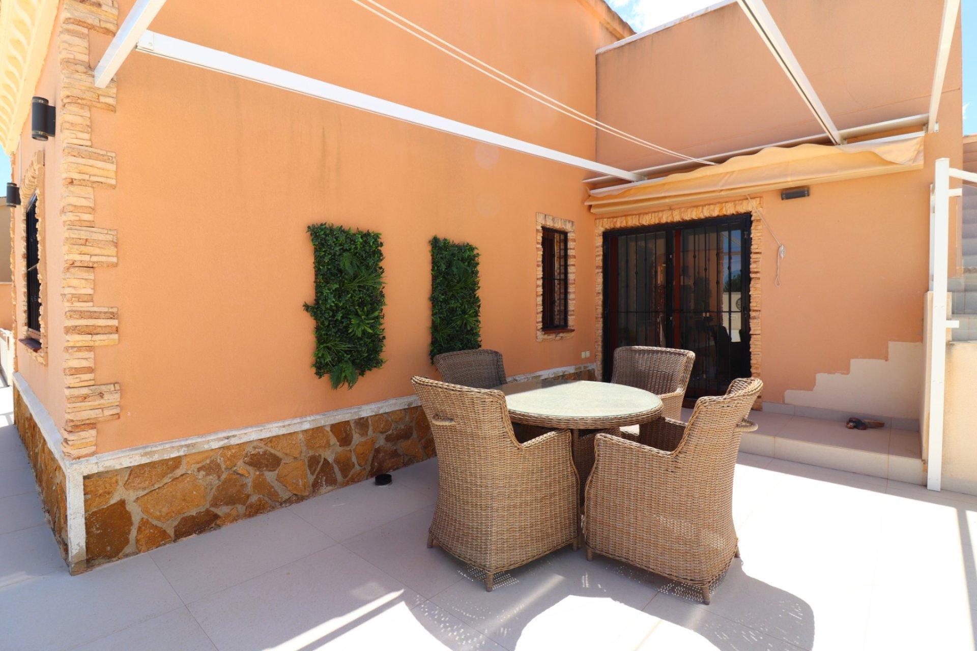 Resale - Villa -
Formentera del Segura - Euroroda