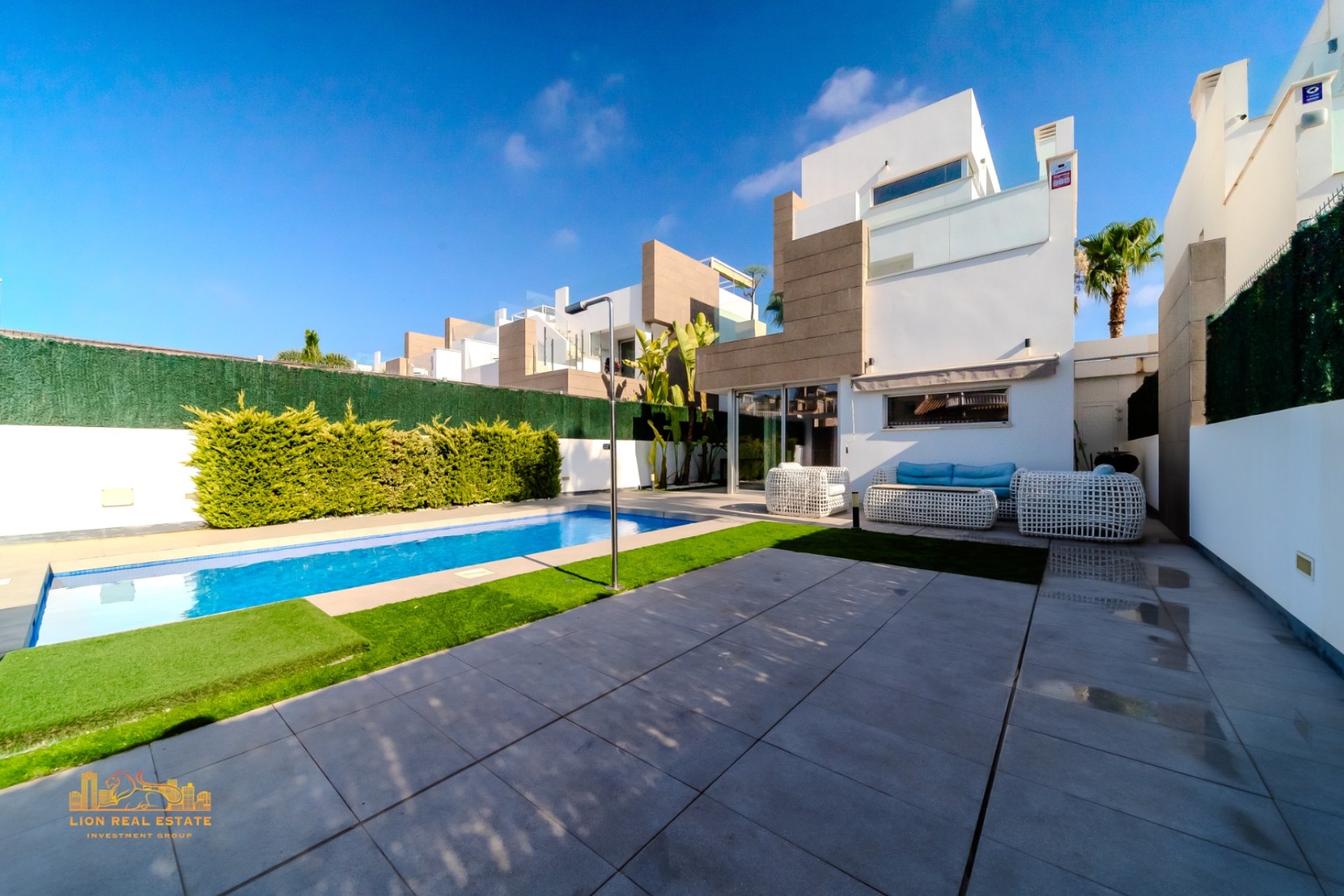 Resale - Villa -
Guardamar del Segura - El Raso