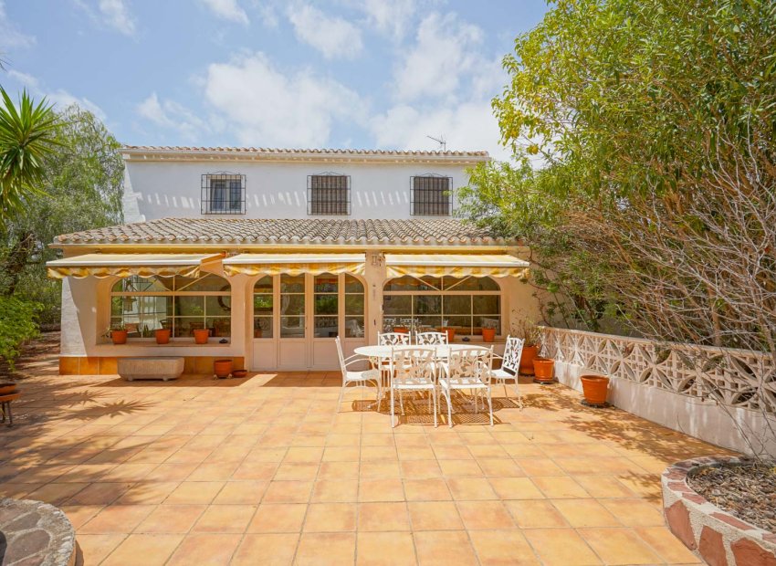 Resale - Villa -
Jávea - Tarraula