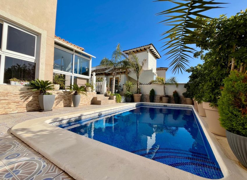 Resale - Villa -
La Zenia