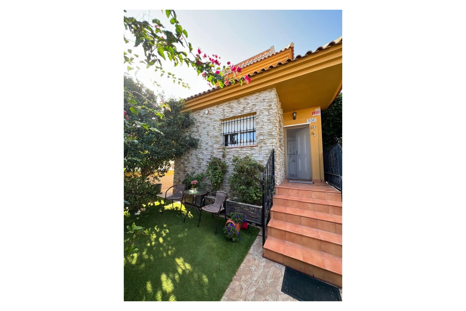 Resale - Villa -
Los Montesinos - La Herrada