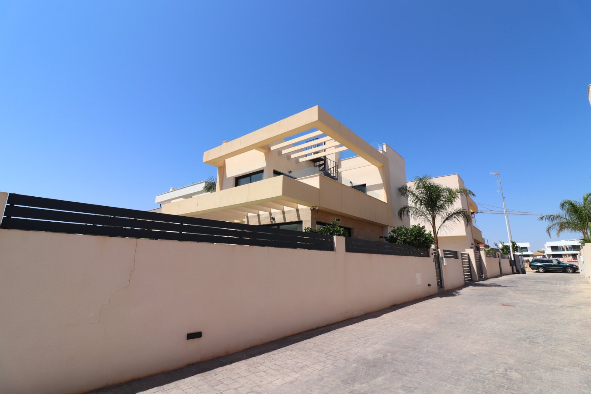 Resale - Villa -
Los Montesinos - La Herrada