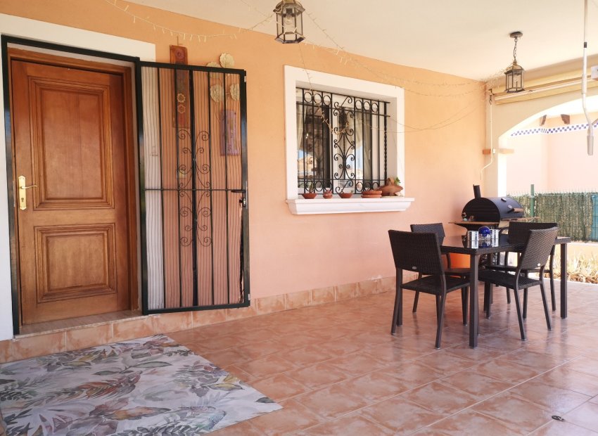 Resale - Villa -
Los Montesinos