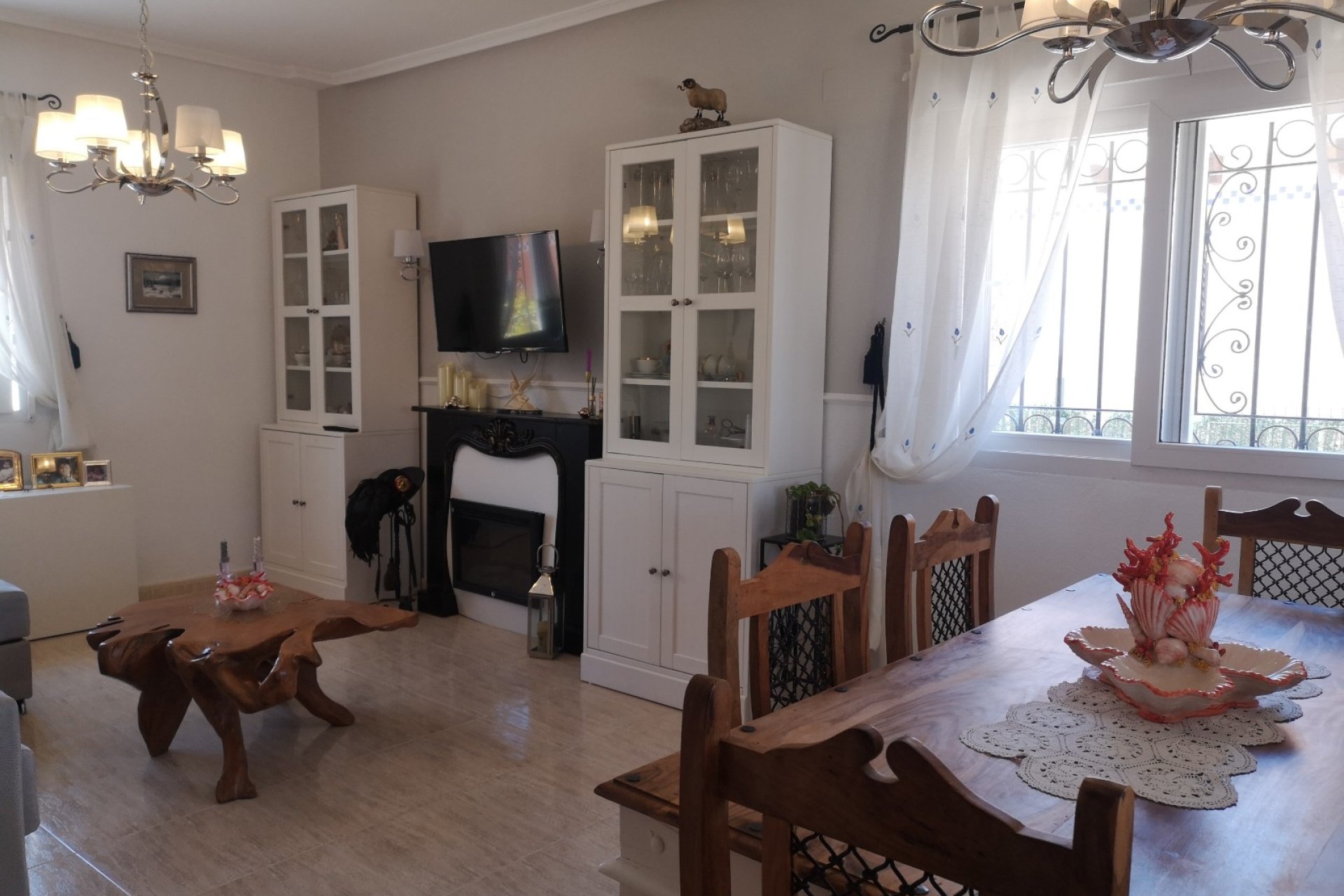 Resale - Villa -
Los Montesinos