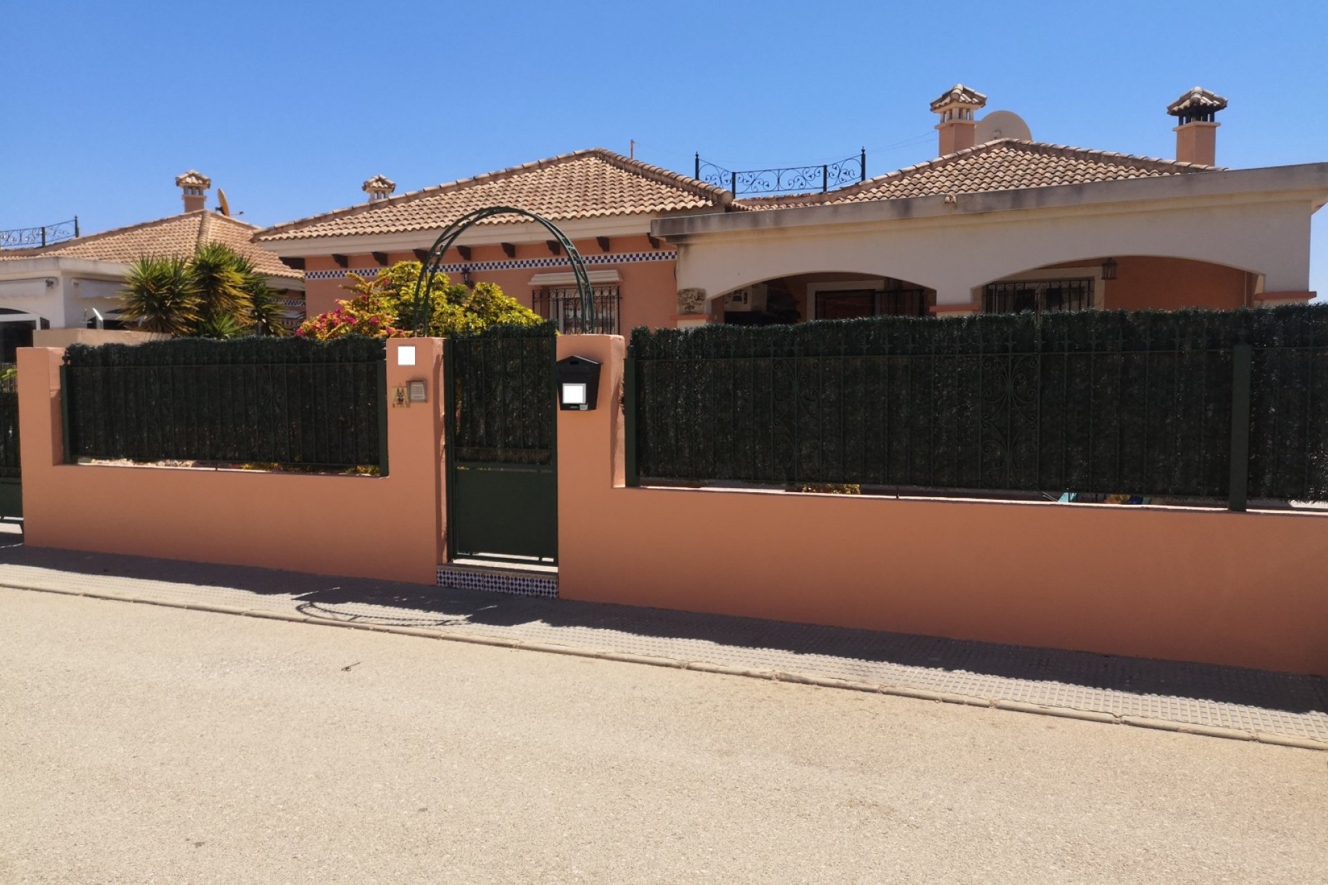 Resale - Villa -
Los Montesinos