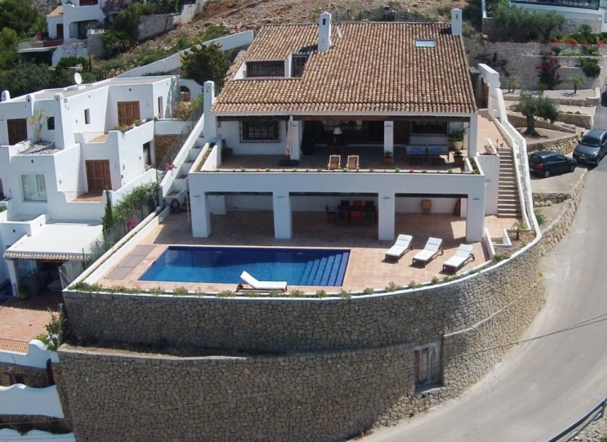 Resale - Villa -
Moraira - Benimeit