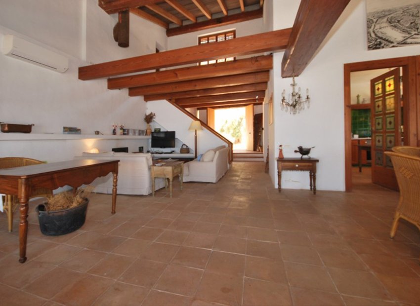 Resale - Villa -
Moraira - Benimeit