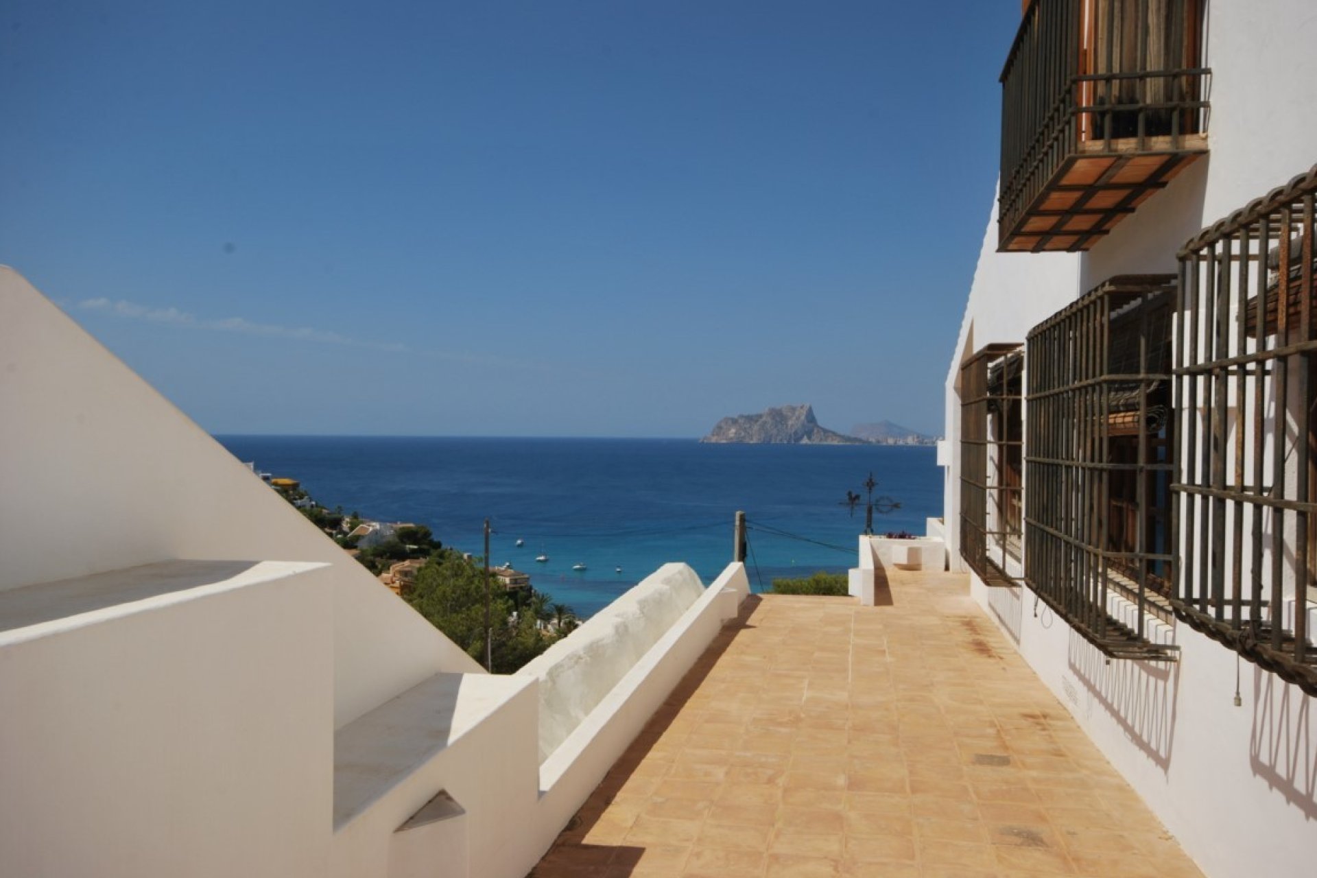 Resale - Villa -
Moraira - Benimeit